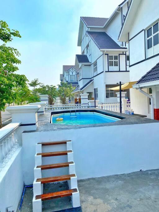 3 Storey Swimming Pool&Projector House Setia Alam Shah Alam Dış mekan fotoğraf